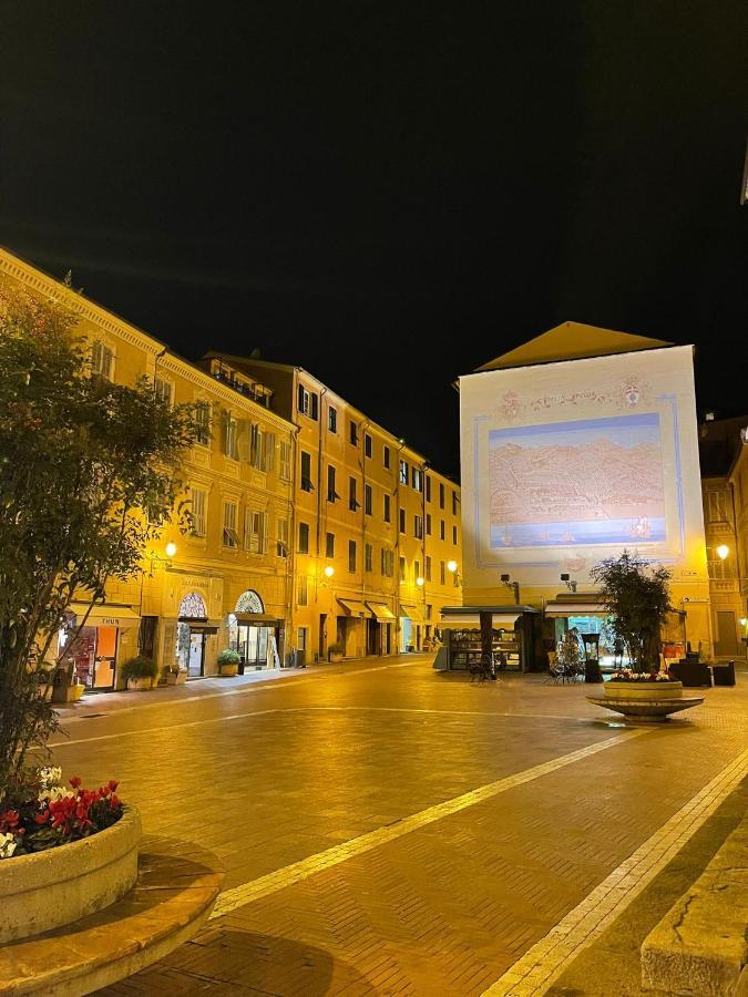 Casa Vacanza A 100 Metri Dal Mare Imperia Luaran gambar